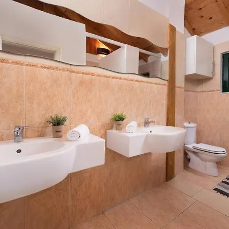 Gr Luxury *